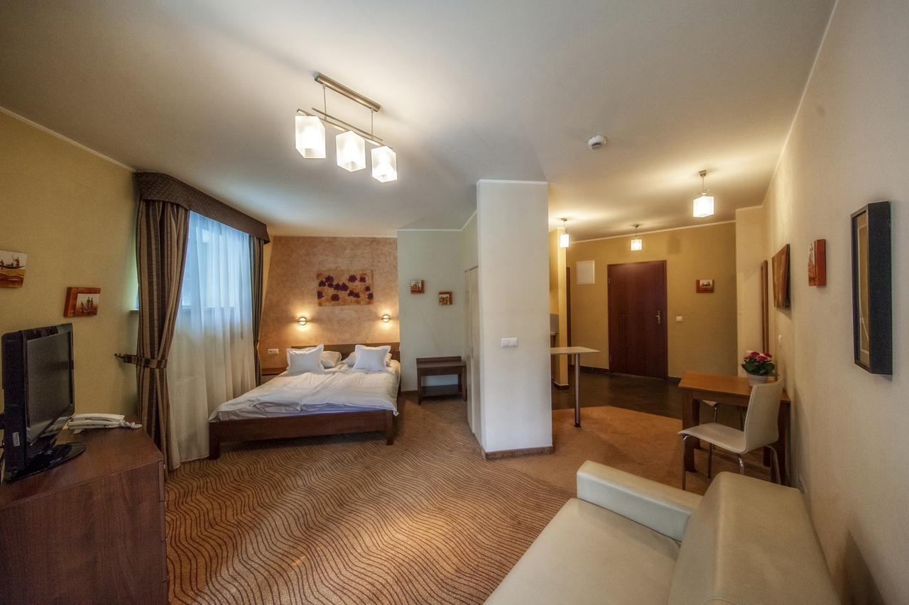 Murowanica 3*